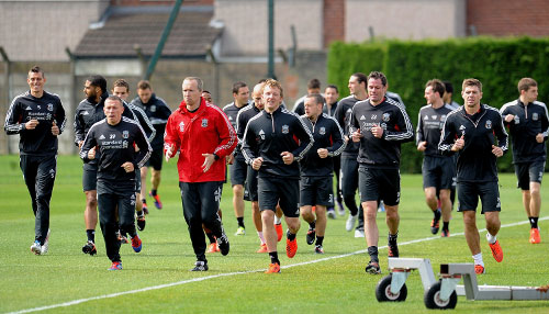 曼联积极追求希腊天才穆扎基蒂斯，有望在2026年夏季转会窗前完成交易。（曼联加速追逐希腊新星穆扎基蒂斯，交易或将于2026年夏窗前敲定）