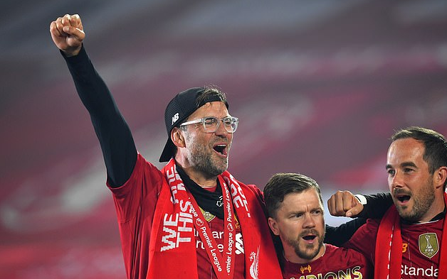 起伏太大！凤凰首节36分&第二节仅得12分，半场落后4分（凤凰状态过山车：首节36分、次节仅12分，半场落后4分）