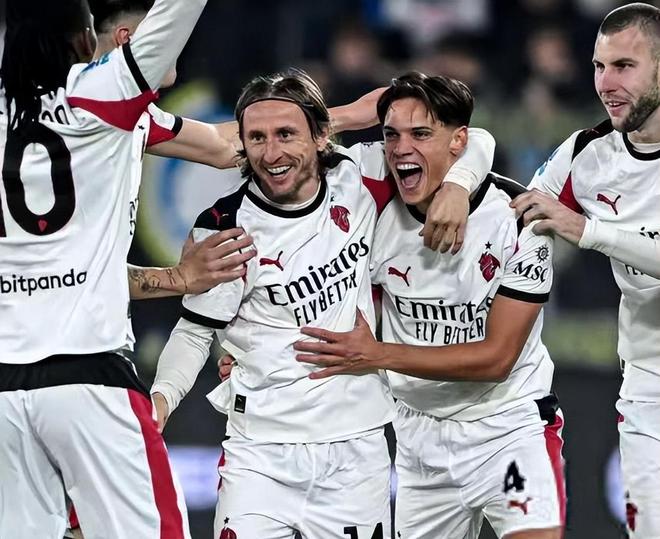 帕尔马主帅：下半场加强高位逼抢，成功将米兰带入我们的节奏（帕尔马主帅：易边后加强前场压迫，让米兰按我们的节奏踢）