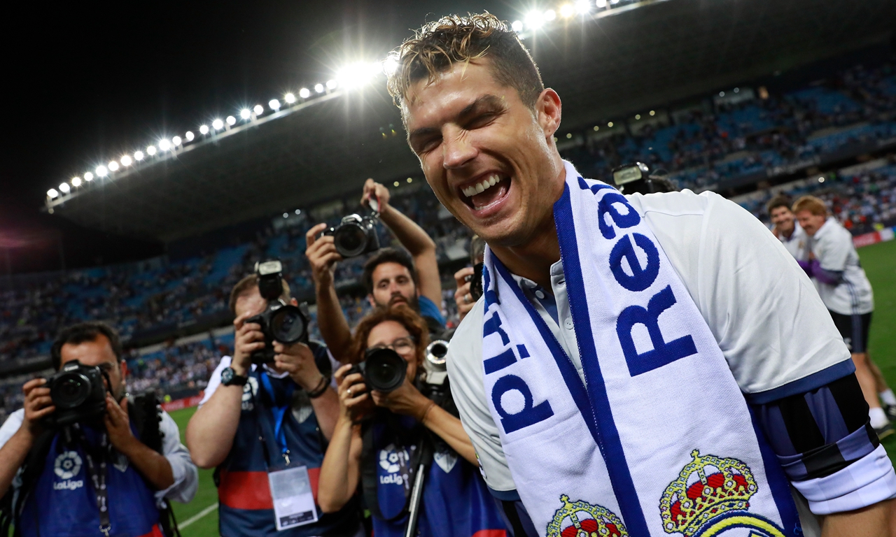 大巴黎官方：舍瓦利耶脚踝受伤接受治疗，杜埃正在恢复阶段（巴黎圣日耳曼官宣：舍瓦利耶脚踝伤已接受治疗，杜埃正处恢复期）