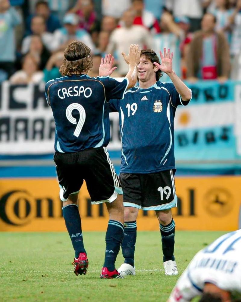 76人vs老鹰前瞻：特雷·杨&恩比德继续缺席，76人力争连胜（76人vs老鹰前瞻：特雷·杨与恩比德仍缺阵，费城冲击连胜）