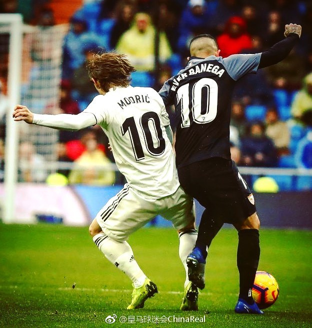 卡雷拉斯：我的位置是左边卫，但能适应教练在任何时候的要求（卡雷拉斯：主打左边卫，也能随时适应教练安排）