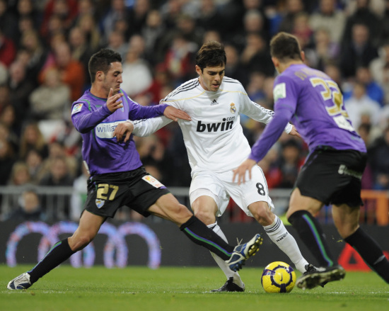 天妒英才，国米旧将范赫斯登转投西协甲后生涯第三度遭遇ACL受伤（再遭重创！前国米中卫范赫斯登转投西协甲后生涯第3次前十字韧带重伤）