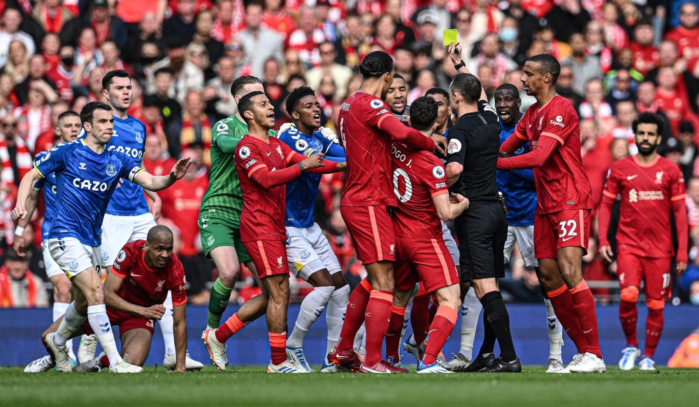 国安主场战平广州恒大（北京国安主场与广州恒大战成平局）